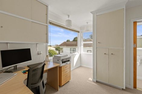 Photo of property in 5 Price Street, Westown, New Plymouth, 4310