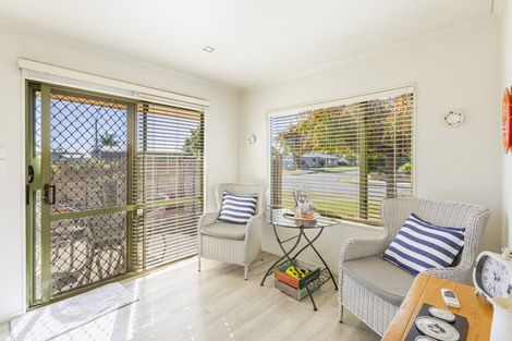 Photo of property in 2 Bucksburn Place, Greenmeadows, Napier, 4112