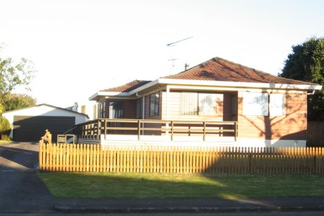Photo of property in 26 Hadley Wood Drive, Wattle Downs, Auckland, 2103