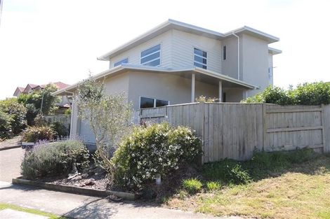 Photo of property in 37 Ruapehu Drive, Fitzherbert, Palmerston North, 4410