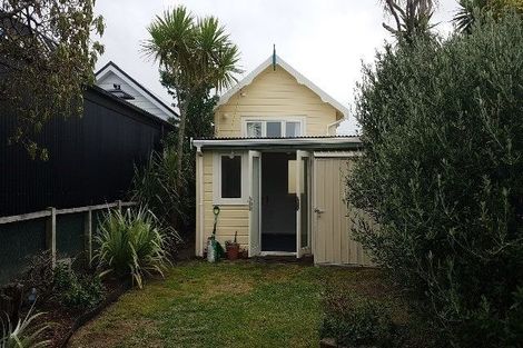 Photo of property in 36 Apu Crescent, Lyall Bay, Wellington, 6022