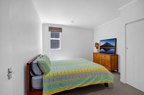 Photo of property in 290 Devon Street West, New Plymouth, 4310