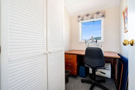 Photo of property in 76 Bayview Road, Paremata, Porirua, 5024