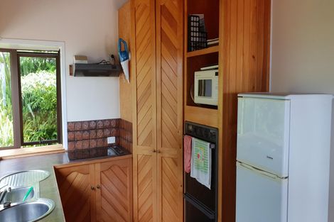 Photo of property in 26 Bay View Road, Cable Bay, 0420