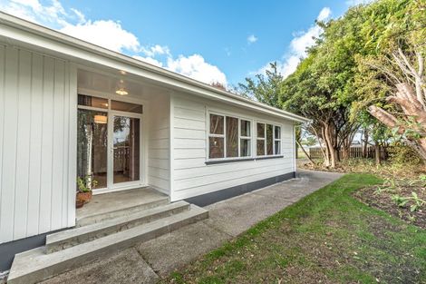 Photo of property in 30 Bear Street, Waverley, 4510