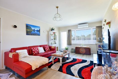 Photo of property in 15 Abel Tasman Avenue, Henderson, Auckland, 0610