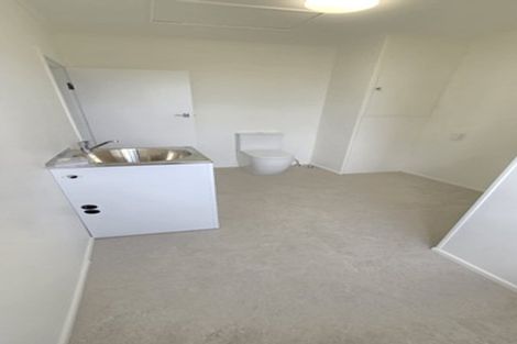 Photo of property in 16 Enderby Drive, Te Atatu Peninsula, Auckland, 0610