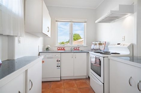 Photo of property in 43 Rogan Street, Mount Roskill, Auckland, 1041