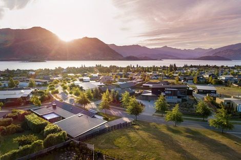 Photo of property in 1 Clearview Street, Wanaka, 9305