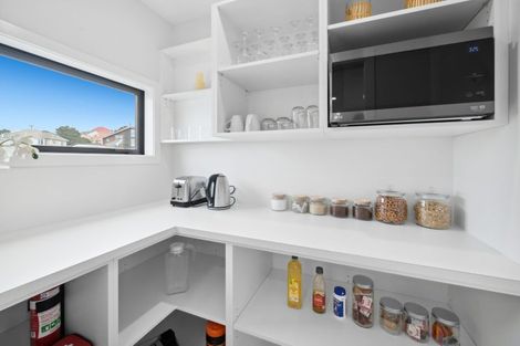 Photo of property in 15 Nanda Way, Khandallah, 6035