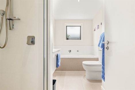 Photo of property in 16a Wharf Road, Te Atatu Peninsula, Auckland, 0610