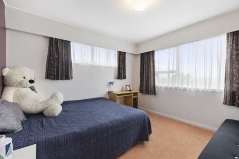 Photo of property in 35 Acacia Avenue, Maungaraki, Lower Hutt, 5010