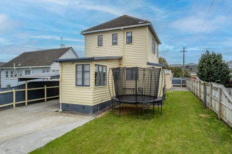 Photo of property in 27 Sladden Street, Naenae, Lower Hutt, 5011