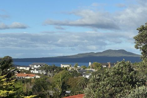 Photo of property in 1 Sandford Street, Campbells Bay, Auckland, 0630