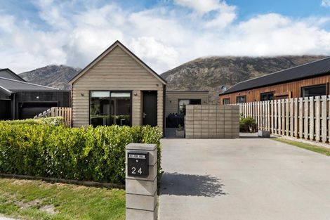 Photo of property in 24 Huxley Place, Lake Hayes, Queenstown, 9304