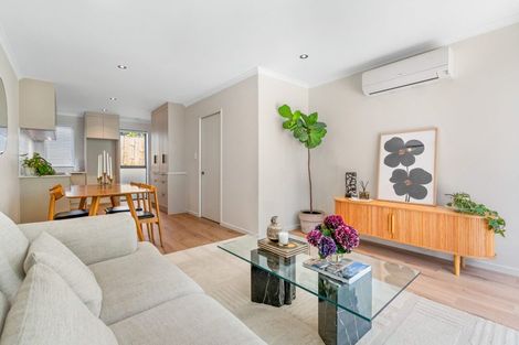 Photo of property in 1092c Great North Road, Point Chevalier, Auckland, 1022