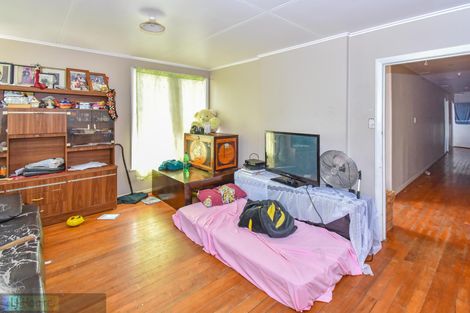 Photo of property in 9 Forbury Place, Mangere, Auckland, 2022