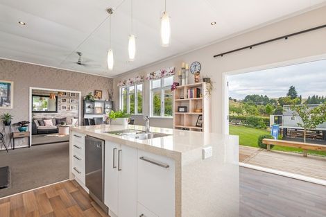 Photo of property in 704 Makino Road, Feilding, 4779