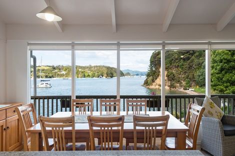 Photo of property in 17 Creswell Street, Opua, 0200
