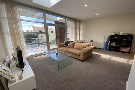 Photo of property in 1/306 Evans Bay Parade, Hataitai, Wellington, 6021