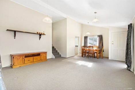 Photo of property in 2/10 Glenvale Place, Totara Vale, Auckland, 0629
