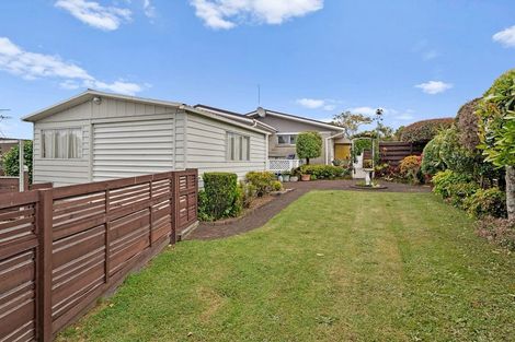 Photo of property in 1/30 Pegler Drive, Howick, Auckland, 2014