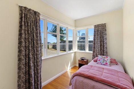 Photo of property in 38 Marine Parade, Otaki Beach, Otaki, 5512