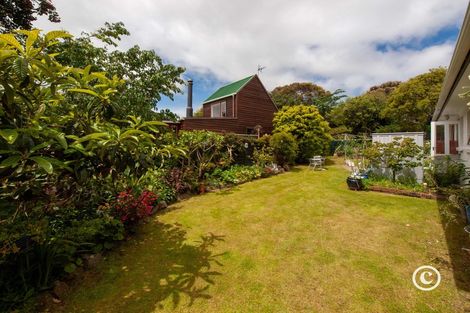 Photo of property in 100 Churton Drive, Churton Park, Wellington, 6037