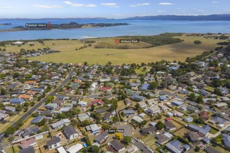 Photo of property in 18 Dalry Place, Mangere Bridge, Auckland, 2022