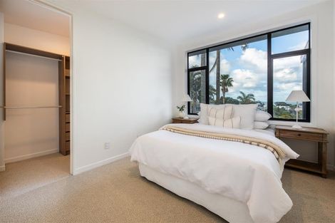 Photo of property in 18a Eastcliffe Road, Castor Bay, Auckland, 0620