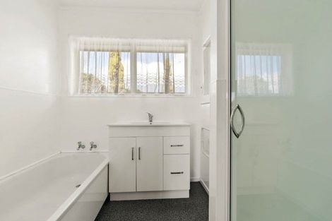 Photo of property in 102 Sartors Avenue, Browns Bay, Auckland, 0630