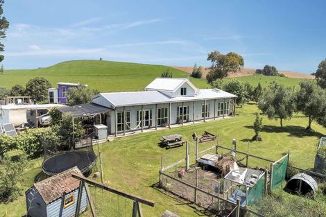 Photo of property in 400 State Highway 3, Kaitoke, Wanganui, 4572