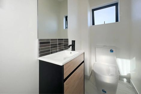 Photo of property in 30d Tudor Road, Henderson, Auckland, 0610