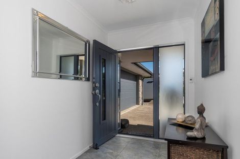 Photo of property in 13 Parkland Rise, Omokoroa, 3114