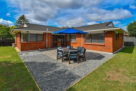 Photo of property in 3 Donegan Place, Conifer Grove, Takanini, 2112