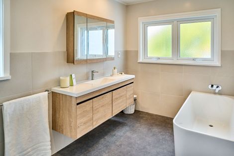 Photo of property in 8 Saint Andrews Grove, Boulcott, Lower Hutt, 5010