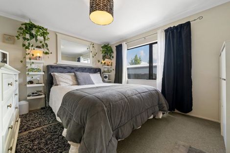 Photo of property in 5 Coromandel Court, Roslyn, Palmerston North, 4414