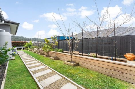 Photo of property in 4 Kauri Grove Drive, Kumeu, 0810