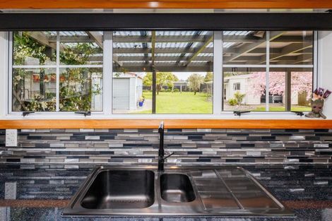 Photo of property in 5 Daniell Street, Bulls, 4818