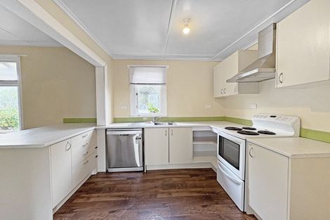 Photo of property in 37 Manuka Street, Castlecliff, Whanganui, 4501