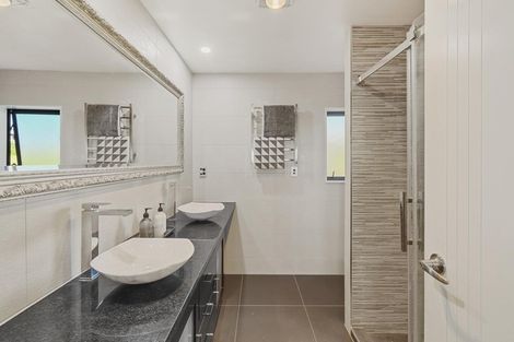 Photo of property in 37 Saint Maroun Rise, The Gardens, Auckland, 2105