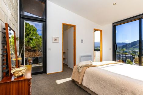 Photo of property in 324a Waikawa Road, Waikawa, Picton, 7220