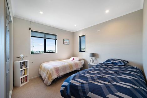 Photo of property in 1/271 Sturges Road, Henderson, Auckland, 0612