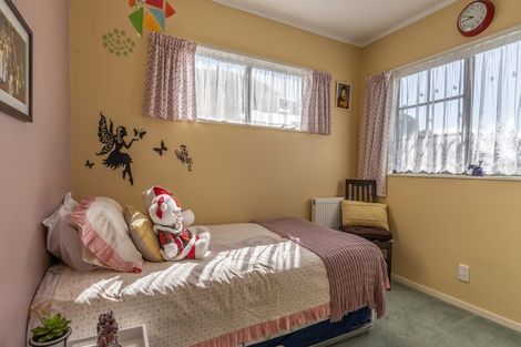 Photo of property in 7 Chastudon Place, Tawa, Wellington, 5028