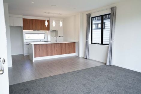 Photo of property in 7/19 Kingdale Road, Henderson, Auckland, 0610