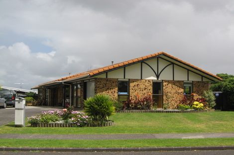 Photo of property in 59 Walter Strevens Drive, Conifer Grove, Takanini, 2112