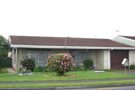 Photo of property in 1 Evelyn Place, Welbourn, New Plymouth, 4310