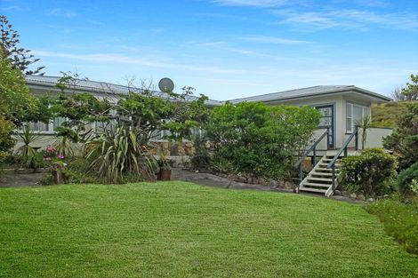 Photo of property in 18 Brown Terrace, Foxton Beach, Foxton, 4815