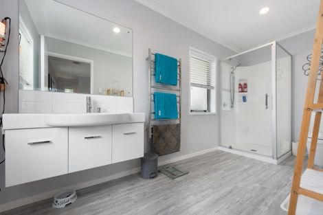 Photo of property in 10a Sunstone Crescent, Brown Owl, Upper Hutt, 5018