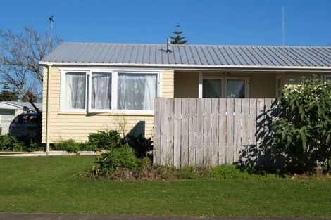 Photo of property in 15 Courtenay Crescent, Mangere East, Auckland, 2024